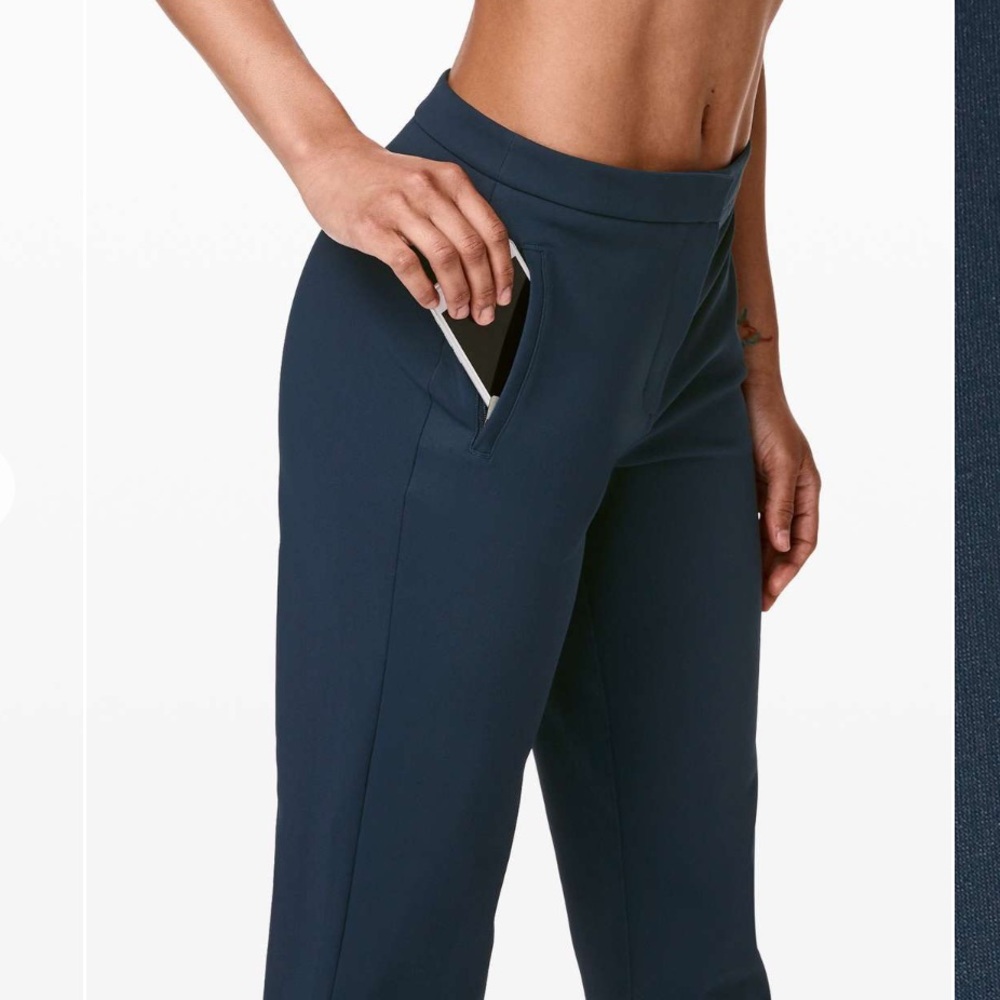 Lululemon On The Move Pant * Lightweight
True Navy